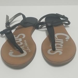 T strap sandals